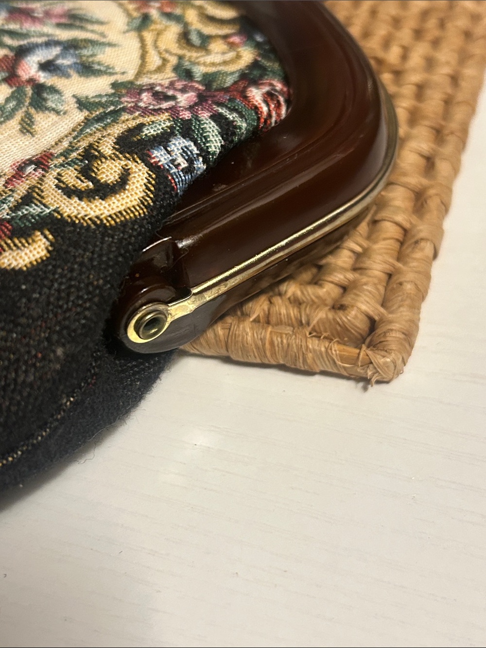 Vintage Hong Kong petit-point/tapestry Kisslock Purse 1960s EUVC - Picture 6 of 15